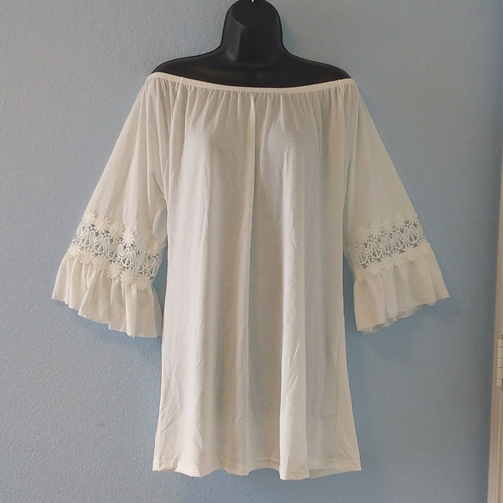 ON/OFF Shoulder Ruffle Sleeve Tunic (L/XL)